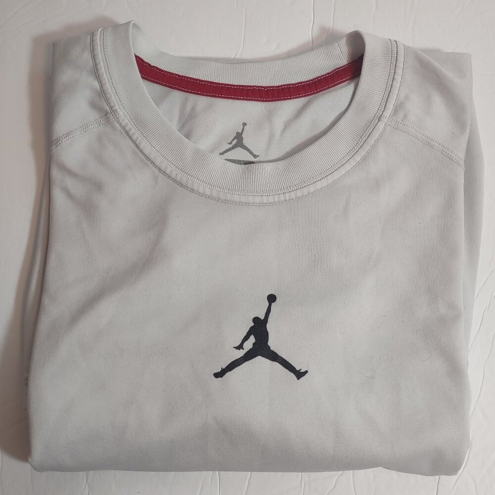 nike jordan dri fit shirt medium light gray